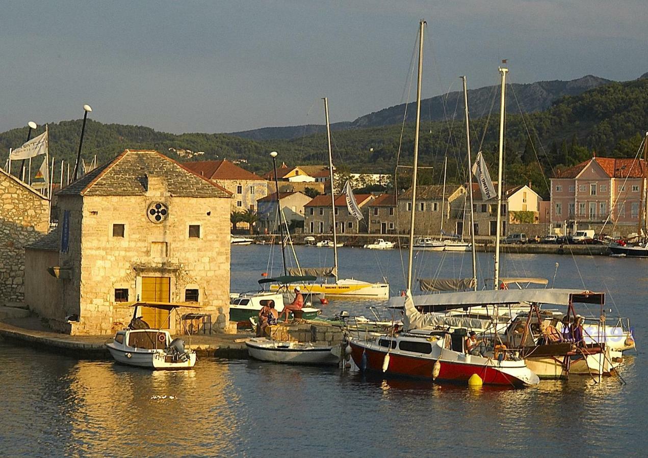 Ferienwohnung House At The Seafront Stari Grad  Exterior foto