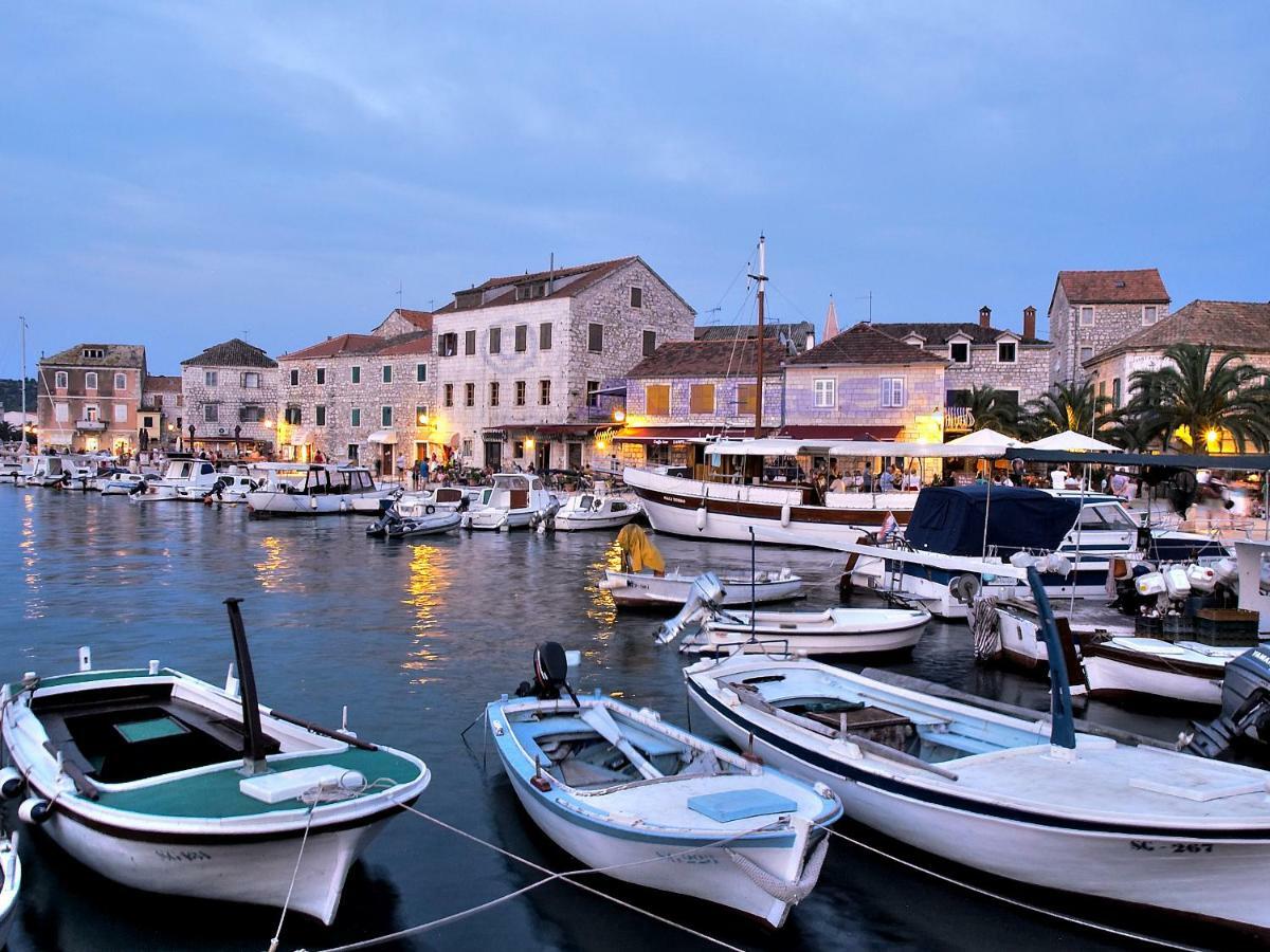 Ferienwohnung House At The Seafront Stari Grad  Exterior foto