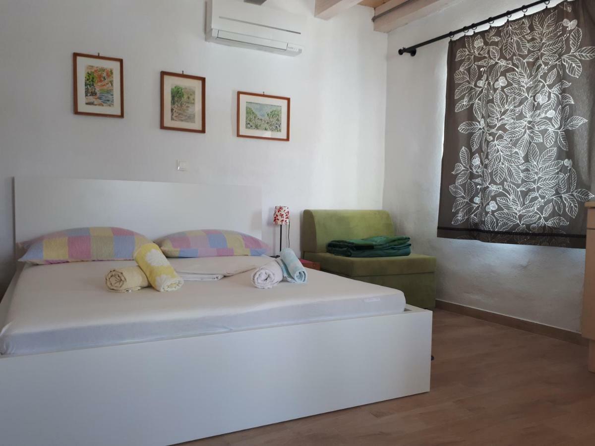 Ferienwohnung House At The Seafront Stari Grad  Exterior foto